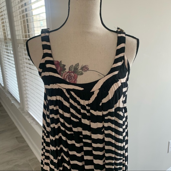 H&M Maxi Dress (Fits Size: XS-M)- Like New - Picture 10 of 13